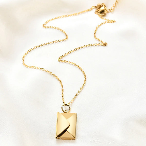 Love Letter Locket – ESS6 Fashion