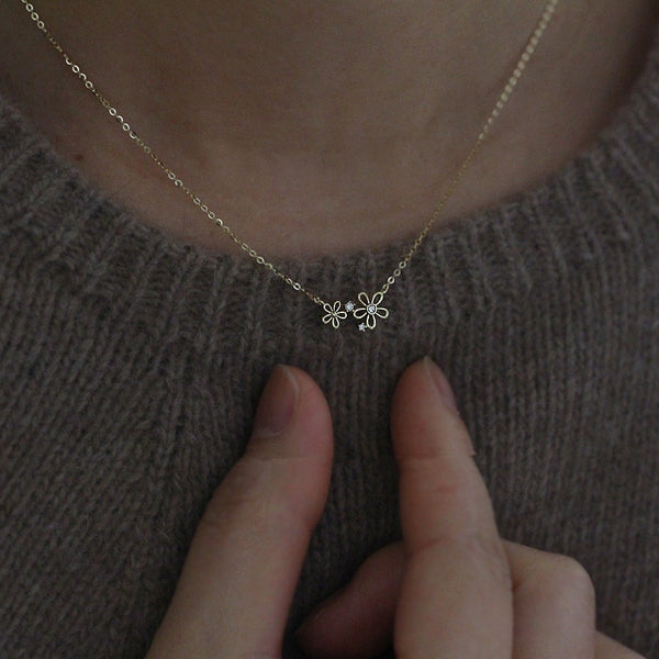 Double Small Flower Pendant Necklace