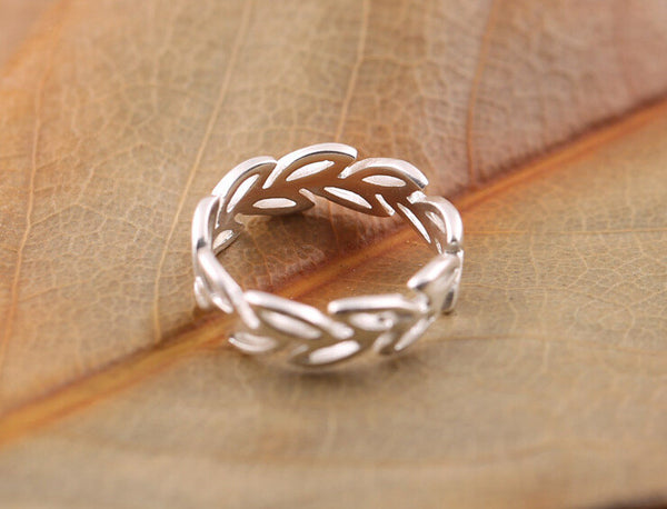 Elegant 925 Sterling Silver Hollow Leaves Ring