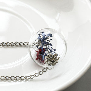 Glass Orb Dried Flower Chain Pendant Necklace
